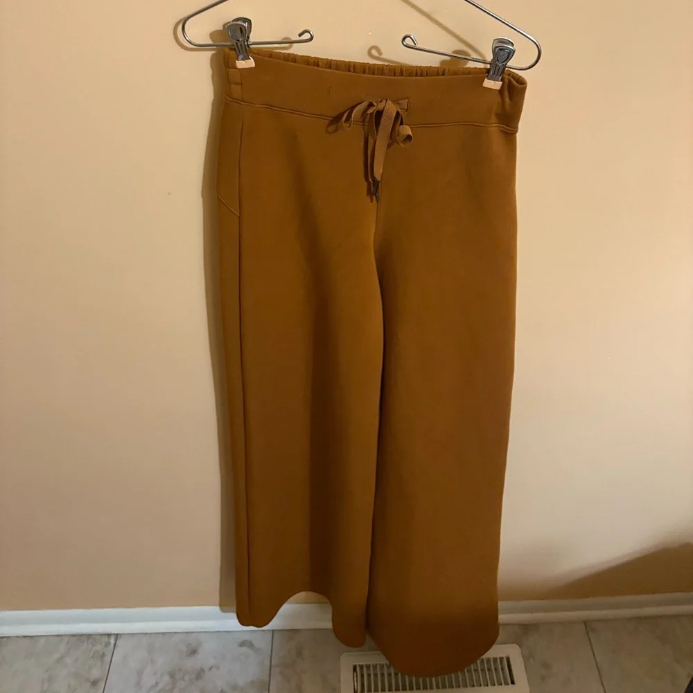 Spanx AirEssentials Wide Leg Pants in Butterscotch - Picture 4 of 6